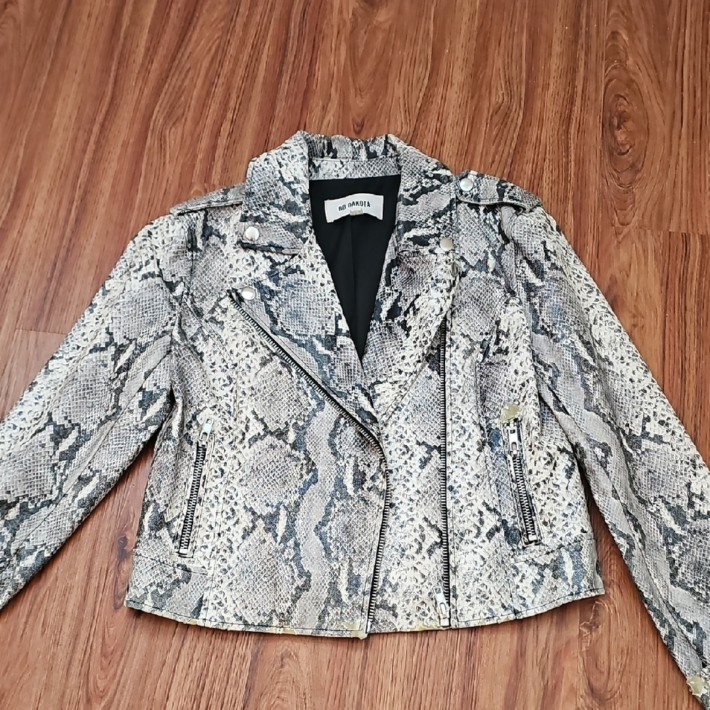Zara Gray Leather Jacket with Snakeskin Pattern